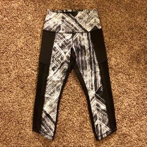 Lululemon leggings, size 6 w/ mesh side panels